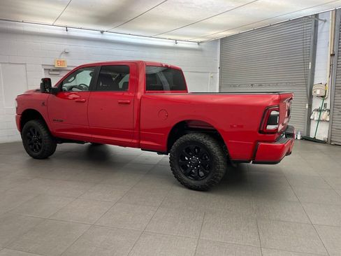 Certified 2024 RAM 2500 Big Horn w/ Night Edition AWD/4WD image 7