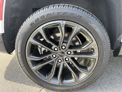 Used 2024 Jeep Grand Wagoneer L Series II w/ Quick Order Packagew 28T image 11