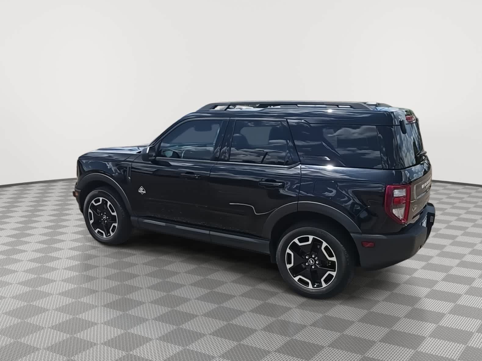 Used 2023 Ford Bronco Sport Outer Banks w/ Tech Package AWD/4WD image 6
