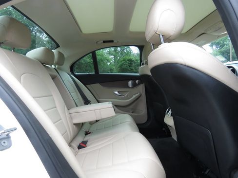 Used 2019 Mercedes-Benz C 300 4MATIC Sedan image 16