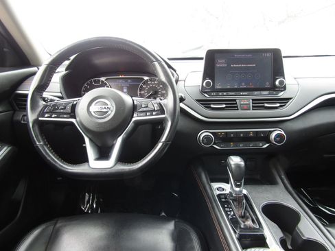 Used 2019 Nissan Altima 2.5 SR w/ SR Premium Package image 17