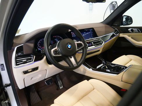 Used 2019 BMW X5 xDrive50i w/ M Sport Package AWD/4WD image 13