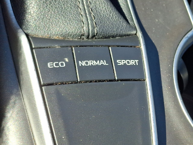 Used 2022 Toyota Camry LE FWD image 25