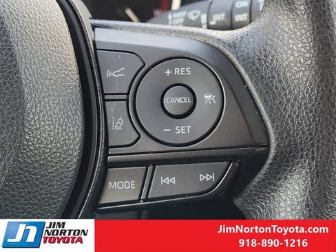 Used 2025 Toyota RAV4 XLE FWD image 29