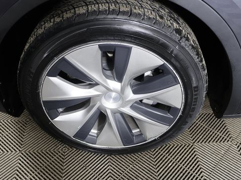 Used 2021 Tesla Model Y Long Range image 20
