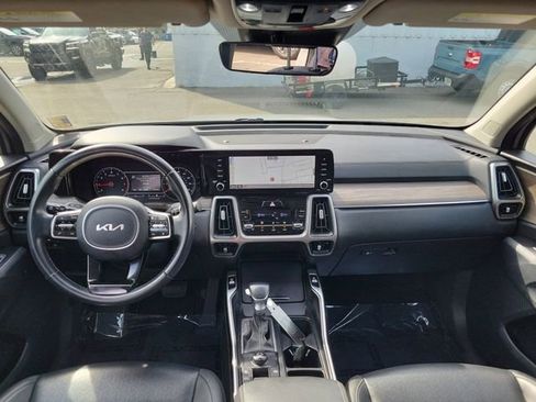 Used 2023 Kia Sorento EX w/ Panoramic Sunroof Package image 26