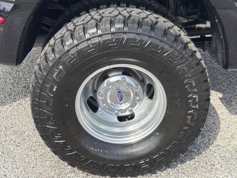 Used 2024 Ford F350 Lariat w/ Lariat Ultimate Package AWD/4WD image 10