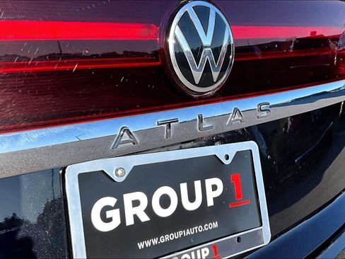 Used 2025 Volkswagen Atlas Cross Sport SE image 10