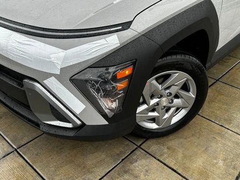 New 2026 Hyundai Kona SE image 2