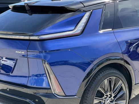 New 2025 Cadillac Lyriq Sport image 10