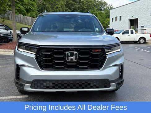 Used 2025 Honda Pilot TrailSport image 3