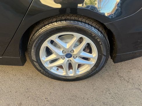 Used 2014 Ford Fusion SE image 9