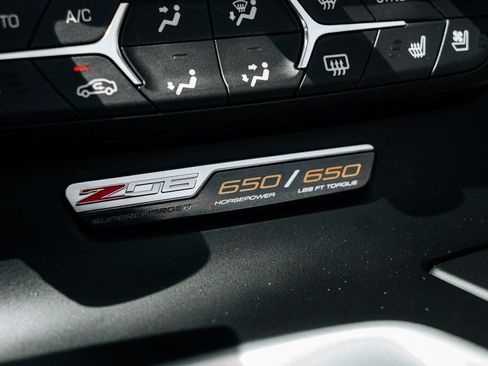 Used 2016 Chevrolet Corvette Z06 w/ 3LZ Preferred Equipment Group RWD image 35