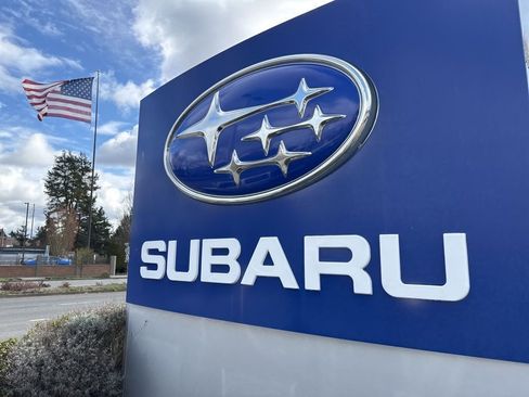 Used 2022 Subaru Outback Touring image 10