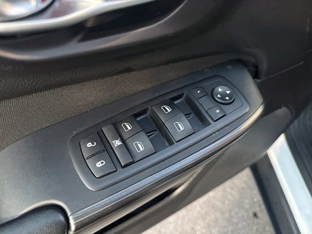Used 2016 Jeep Cherokee Sport w/ Cold Weather Group AWD/4WD image 21