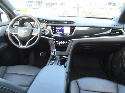 Certified 2024 Cadillac XT6 Sport w/ Technology Package image 12