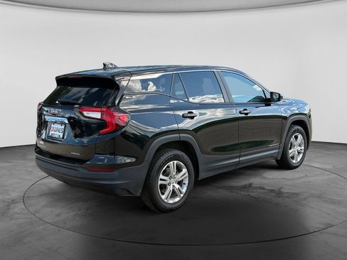 Used 2024 GMC Terrain SLE AWD/4WD image 9