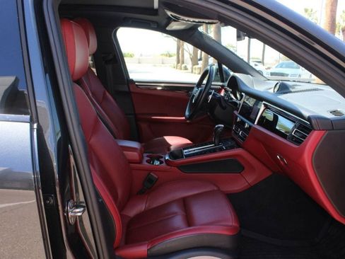 Used 2023 Porsche Macan S AWD/4WD image 15