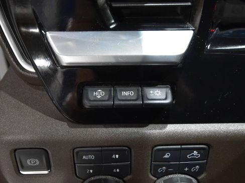 Used 2022 Chevrolet Silverado 1500 LTZ w/ LTZ Premium Package AWD/4WD image 18