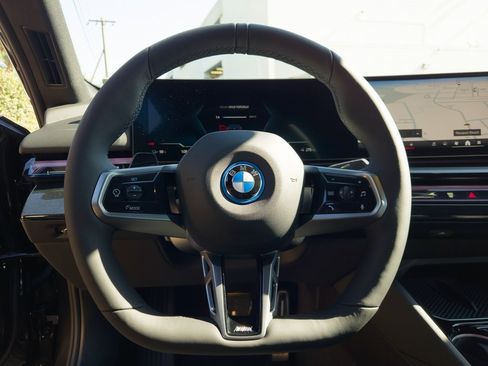 New 2026 BMW i5 eDrive40 image 11