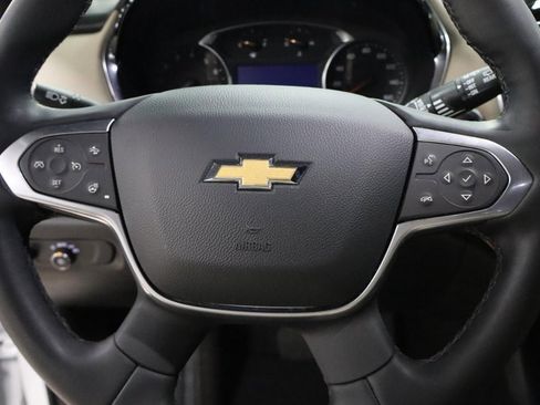 Used 2023 Chevrolet Traverse LT image 13