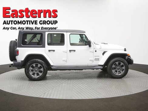 Used 2018 Jeep Wrangler Unlimited Sahara AWD/4WD image 40
