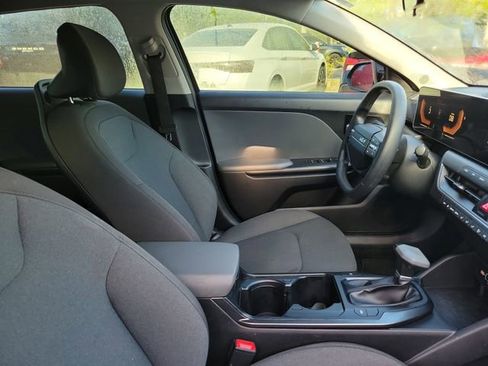 Used 2025 Kia K4 LXS image 33