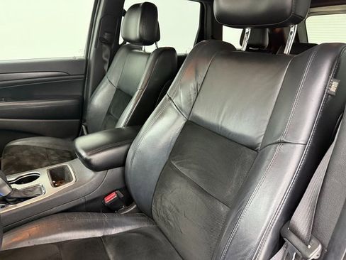 Used 2017 Jeep Grand Cherokee Altitude image 9