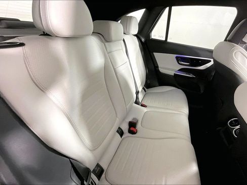 Used 2026 Mercedes-Benz GLC 300 4MATIC image 19