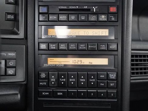 Used 1993 Cadillac Allante image 25