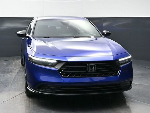 Used 2023 Honda Accord Sport image 2