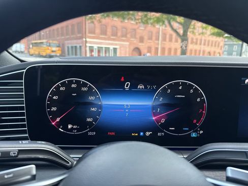 Certified 2025 Mercedes-Benz GLS 450 4MATIC image 17