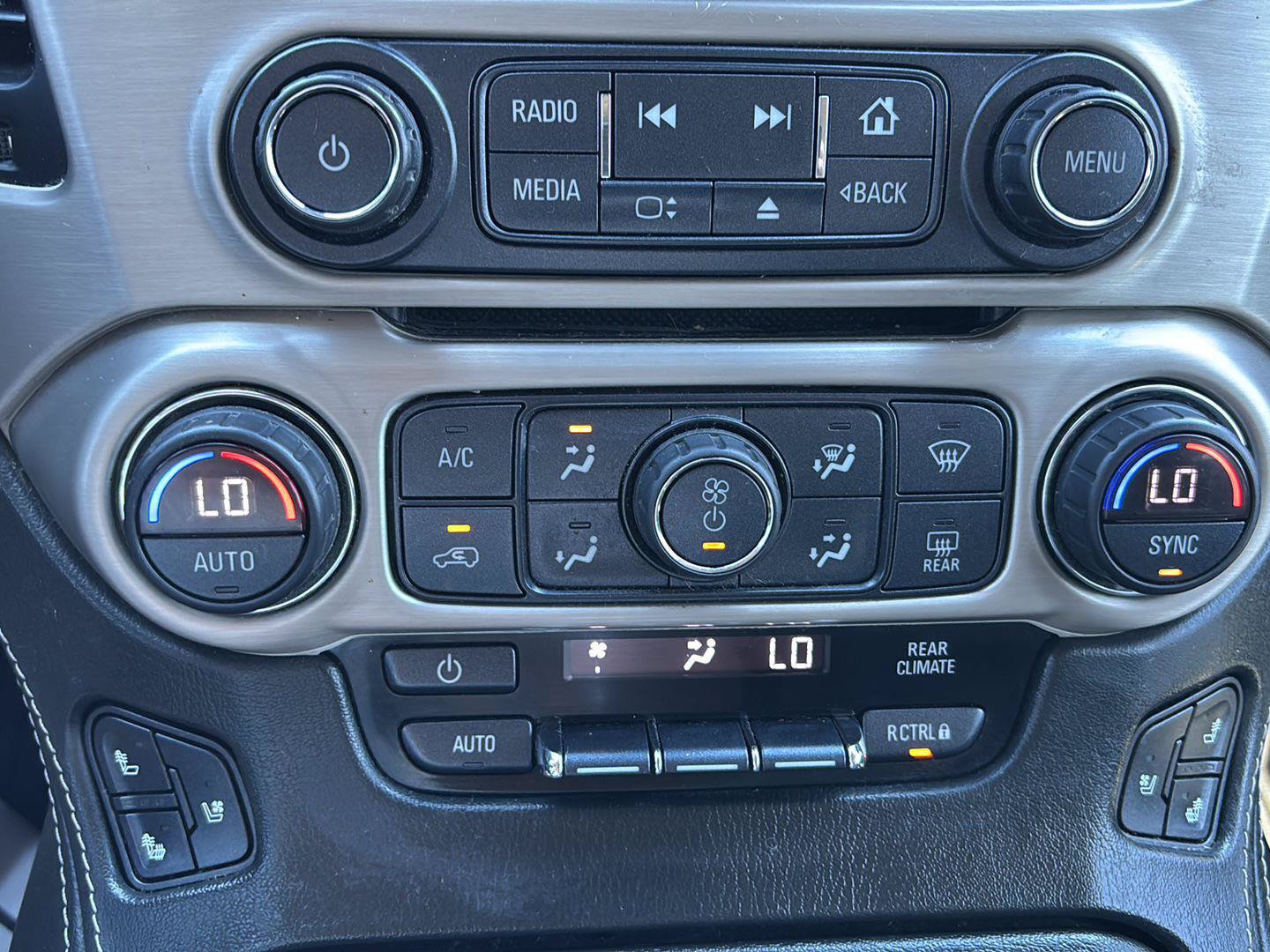 Used 2019 GMC Yukon Denali w/ Denali Ultimate Package AWD/4WD image 32