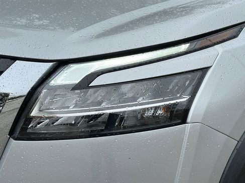 Certified 2023 Nissan Pathfinder SL w/ SL Premium Package image 4