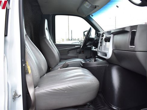 Used 2006 Chevrolet Express 3500 image 24