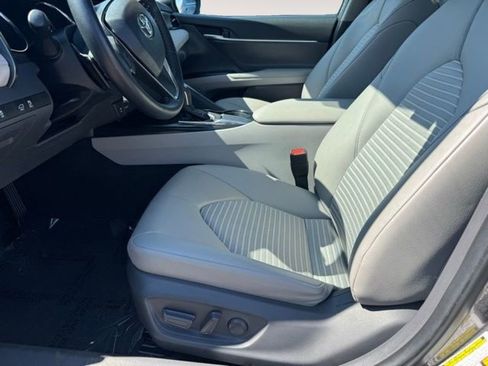 Certified 2019 Toyota Camry SE FWD image 5