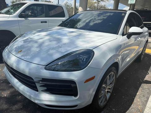 Used 2020 Porsche Cayenne S image 1