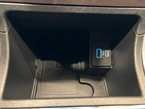 Used 2021 Ford Edge Titanium AWD/4WD image 43
