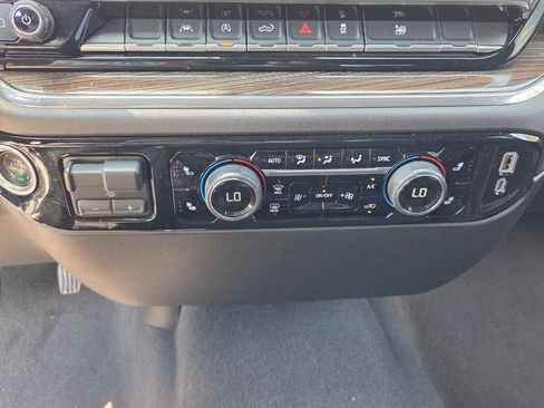 Used 2025 Chevrolet Silverado 1500 LT image 18