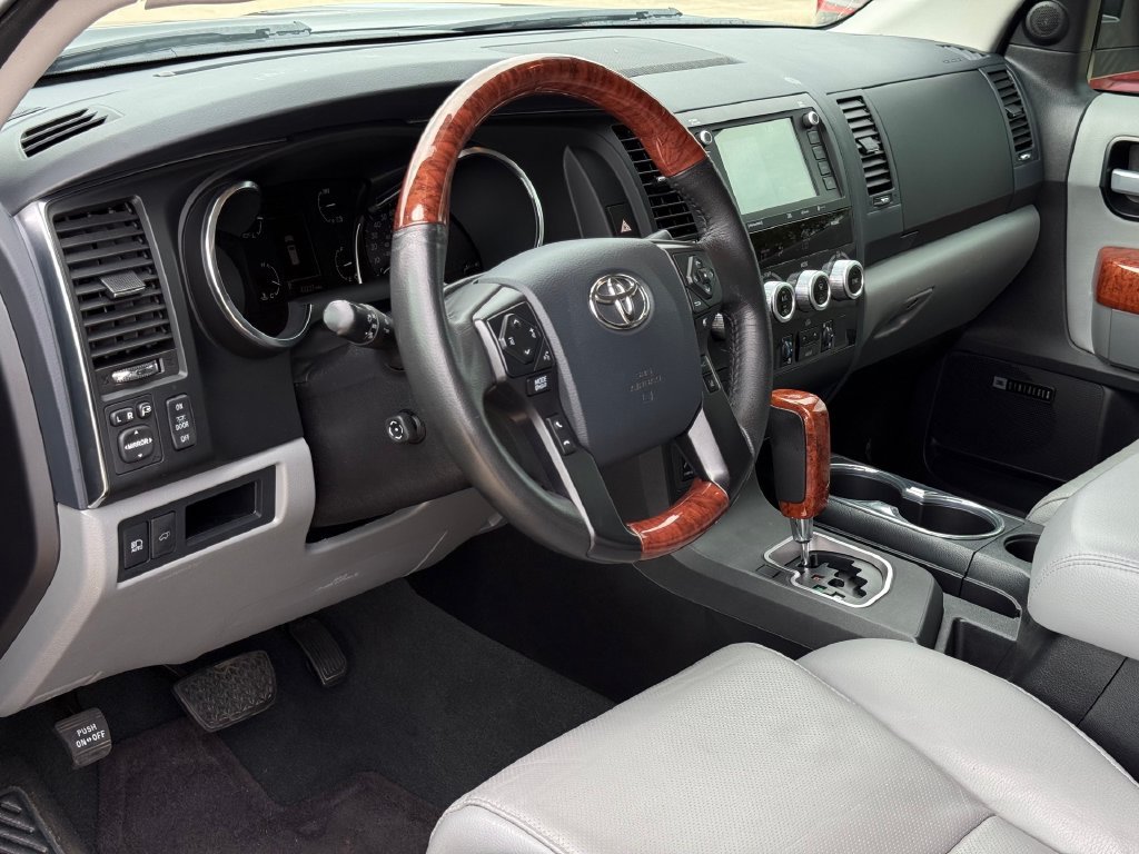 Used 2020 Toyota Sequoia Platinum AWD/4WD image 8
