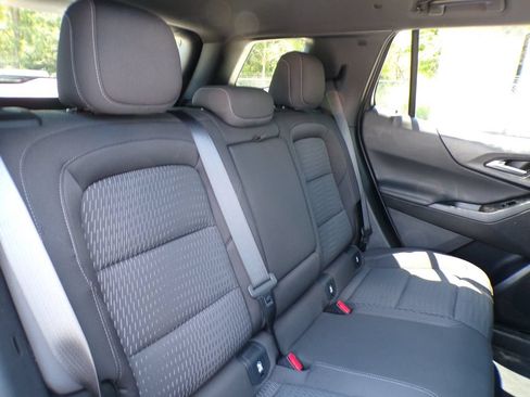 Used 2025 Chevrolet Equinox LT AWD/4WD image 17