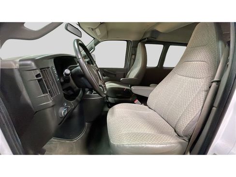 Used 2018 Chevrolet Express 3500 LT w/ LT Preferred Equipment Group RWD image 11