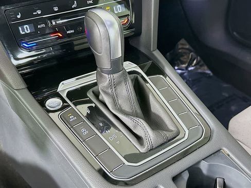 Used 2021 Volkswagen Arteon SE image 19