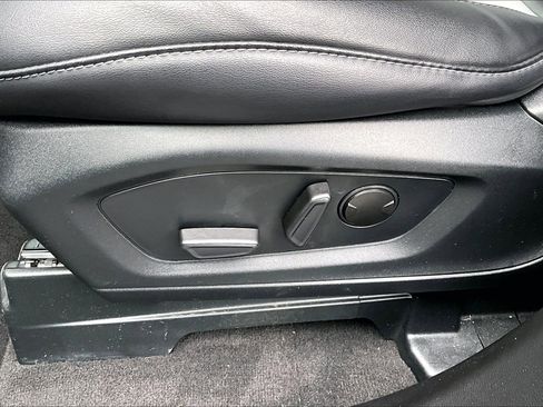 Used 2023 Ford Explorer XLT w/ Equipment Group 202A image 36