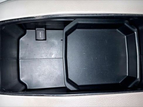 Used 2015 Toyota Highlander Limited image 41