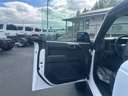 New 2025 Ford Bronco Big Bend w/ Black Diamond Package image 16