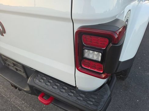 Used 2020 Jeep Gladiator Rubicon AWD/4WD image 16