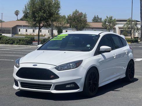Used 2018 Ford Focus ST FWD image 13