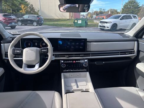 Used 2025 Hyundai Santa Fe SEL image 34