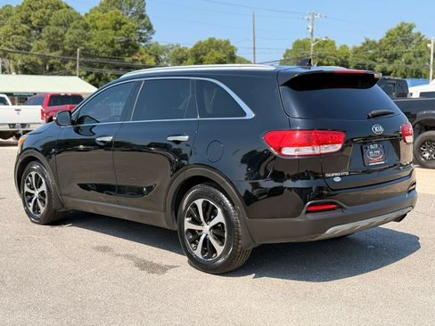 Used 2016 Kia Sorento EX FWD image 7